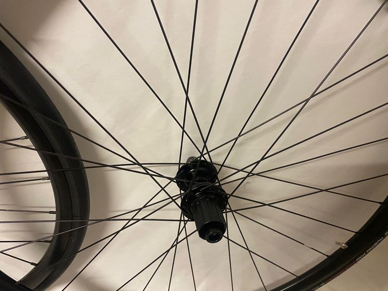 Used Dt Swiss R470 Wheelset bike — image 6 of 6