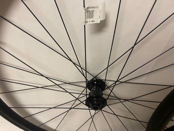 Used Dt Swiss R470 Wheelset bike — image 2 of 6