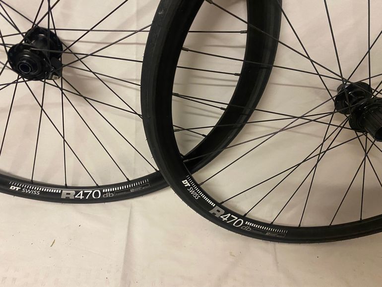 Used Dt Swiss R470 Wheelset bike — image 3 of 6