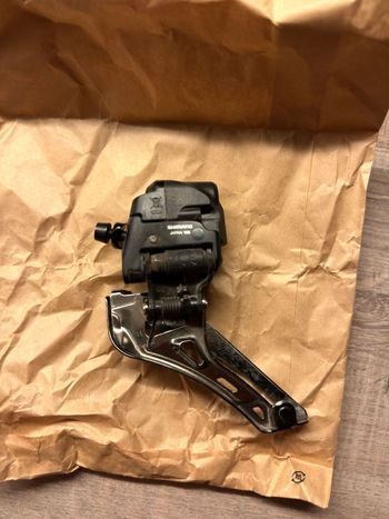 Used Shimano Ultegra Di2 Unwerfer 2022 bike — image 3 of 5