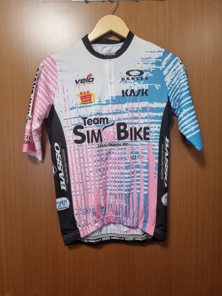 Used Velo Completo estivo ciclismo maglia e pantaloncini bike — image 1 of 6