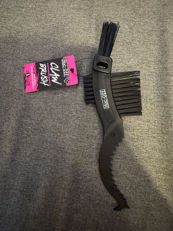 Used MUC-OFF drivetrain cleaner 500ml 2026 bike — image 2 of 4