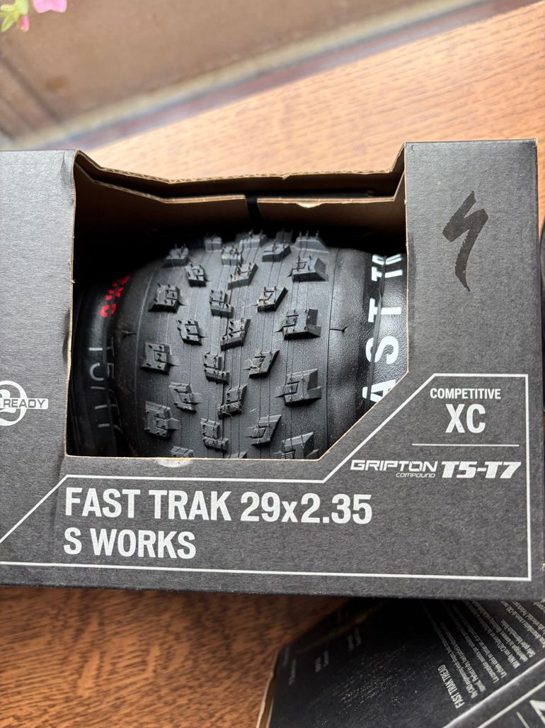 Used Specialized Fast Trak 29x2.35 2025 bike — image 1 of 5