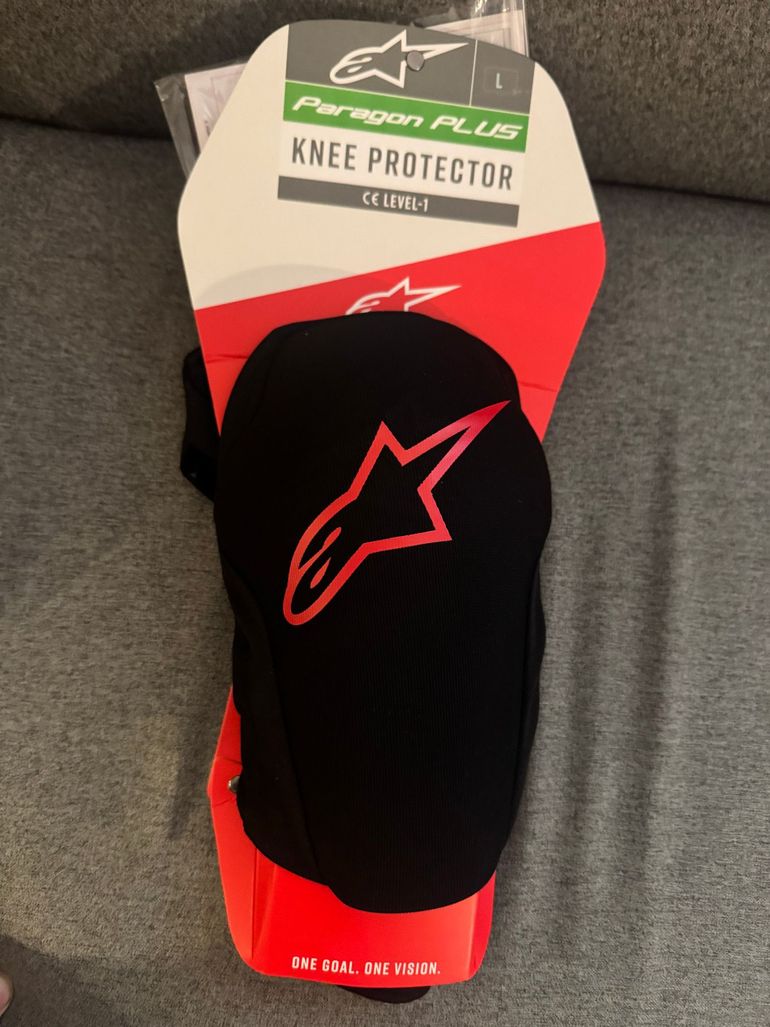 Used Alpinestars Kneepad 2025 bike — image 1 of 8