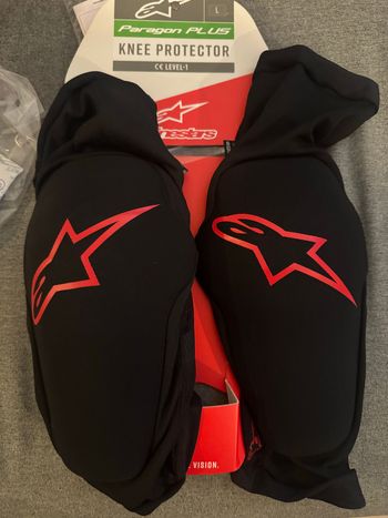 Used Alpinestars Kneepad 2025 bike — image 3 of 8