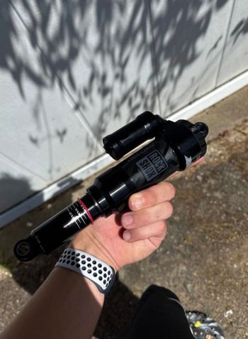 Used RockShox Deluxe Select 2024 bike — image 2 of 6
