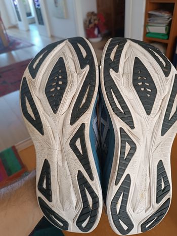 Used Asics Superblast 2 2025 bike — image 7 of 9