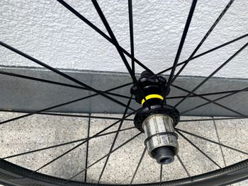 Used Mavic Cosmic Pro Carbon SL UST Disc (Shimano) 2020 bike — image 3 of 15