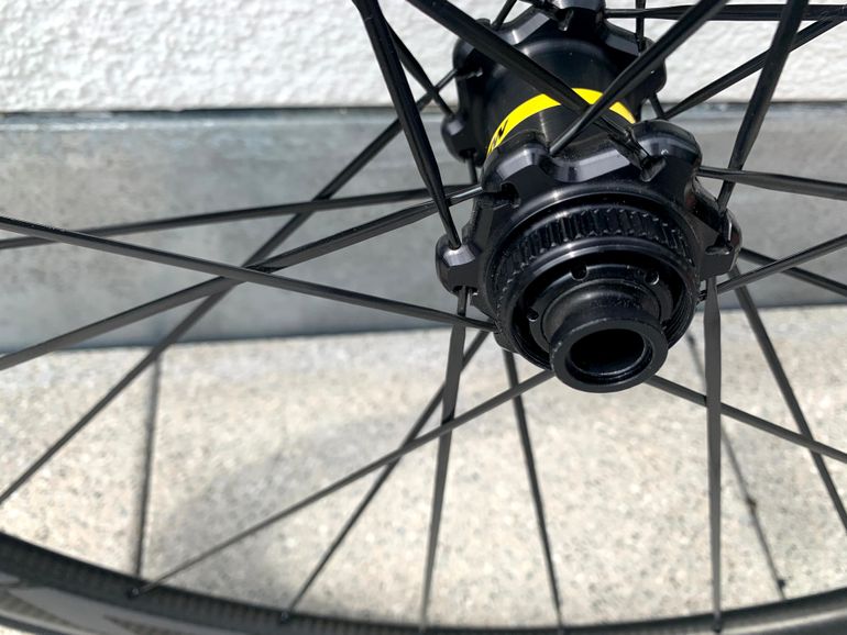 Used Mavic Cosmic Pro Carbon SL UST Disc (Shimano) 2020 bike — image 10 of 15