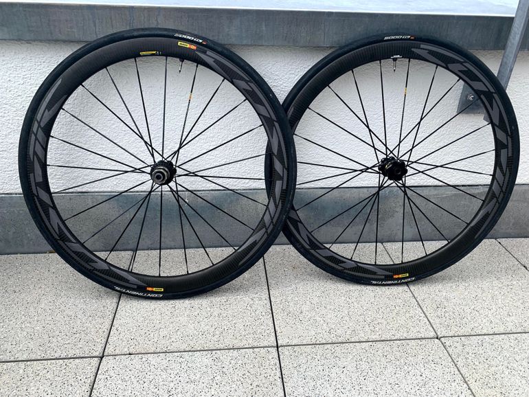 Used Mavic Cosmic Pro Carbon SL UST Disc (Shimano) 2020 bike — image 1 of 15
