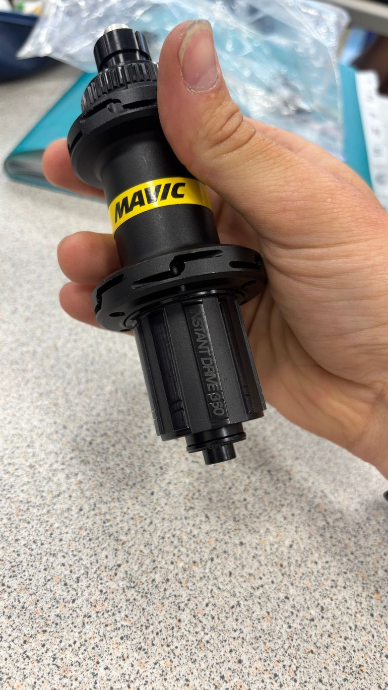 Used Mavic moyeux arrière bike — image 3 of 3