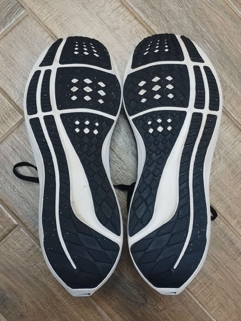 Used Nike Air Zoom Pegasus 40 bike — image 3 of 14