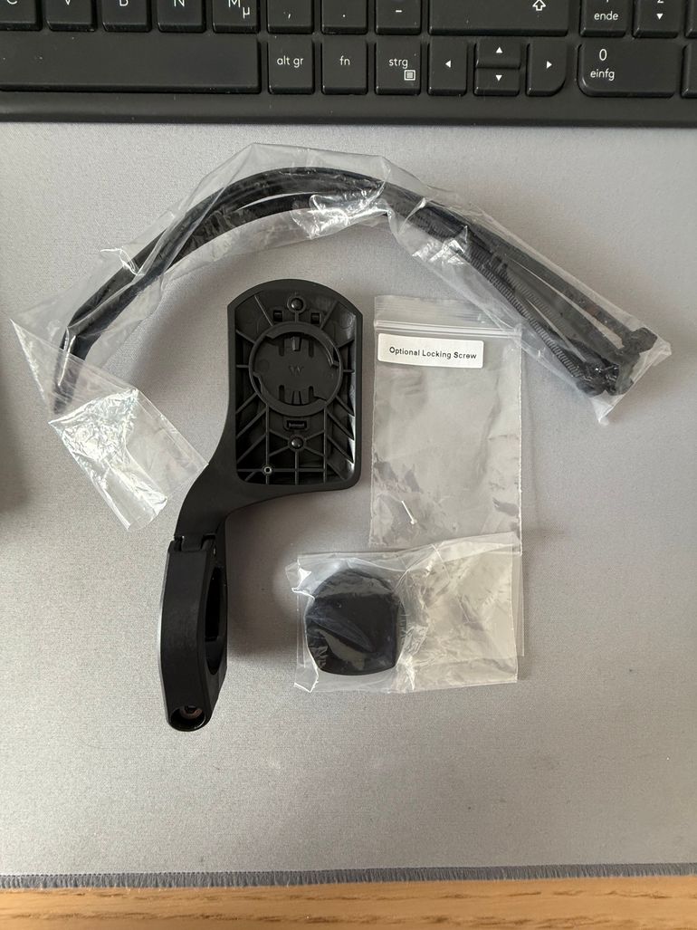 Used Wahoo ELEMNT ROAM v1 GPS Bike Computer 2023 bike — image 6 of 7