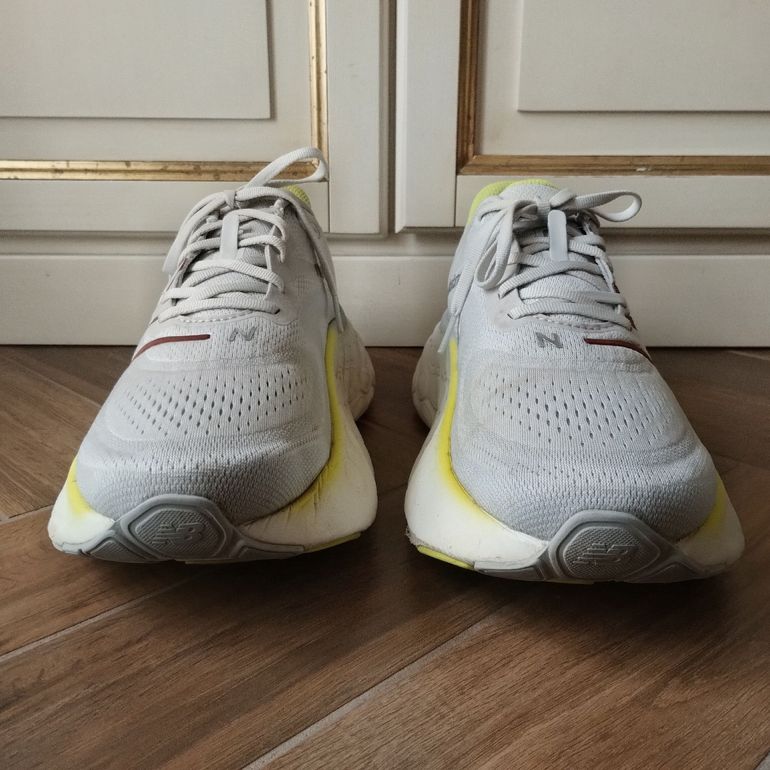 Used New Balance More v4 Fresh Foam X bike — image 4 of 12