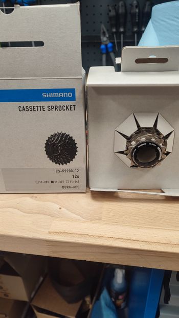Used Shimano Dura ace R 9200 bike — image 2 of 3