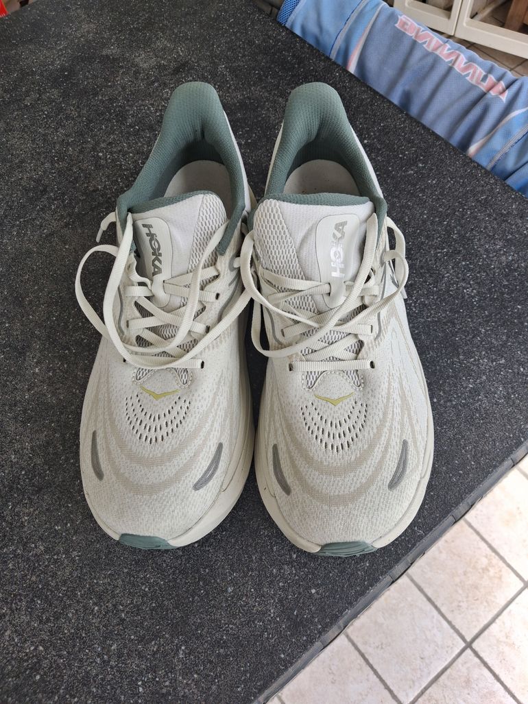 Used Hoka Arahi 8 2026 bike — image 2 of 6