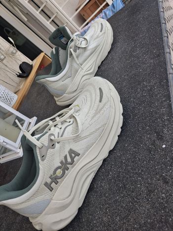 Used Hoka Arahi 8 2026 bike — image 3 of 6
