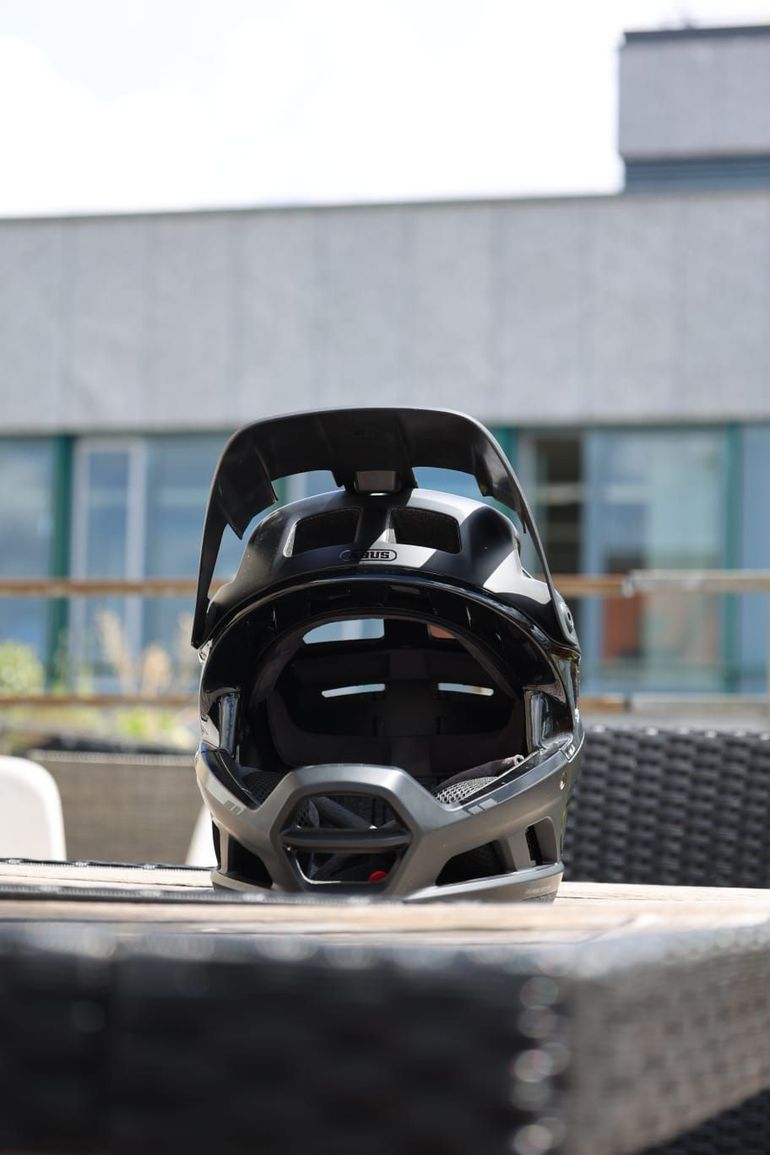 Used ABUS AirDrop MIPS Full-Face Helmet 2025 bike — image 1 of 12