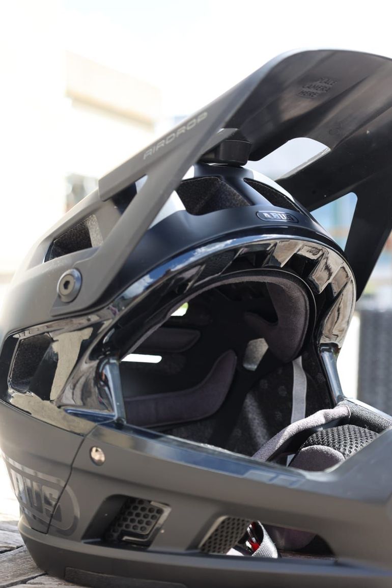 Used ABUS AirDrop MIPS Full-Face Helmet 2025 bike — image 7 of 12
