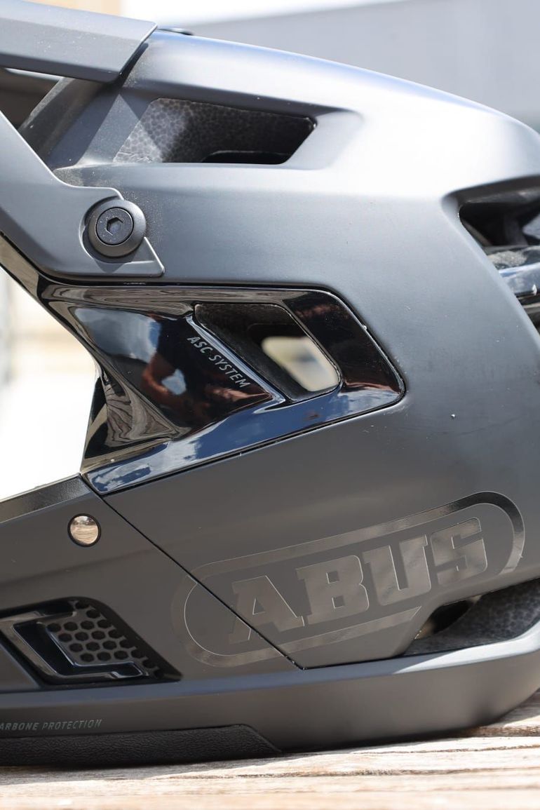 Used ABUS AirDrop MIPS Full-Face Helmet 2025 bike — image 9 of 12