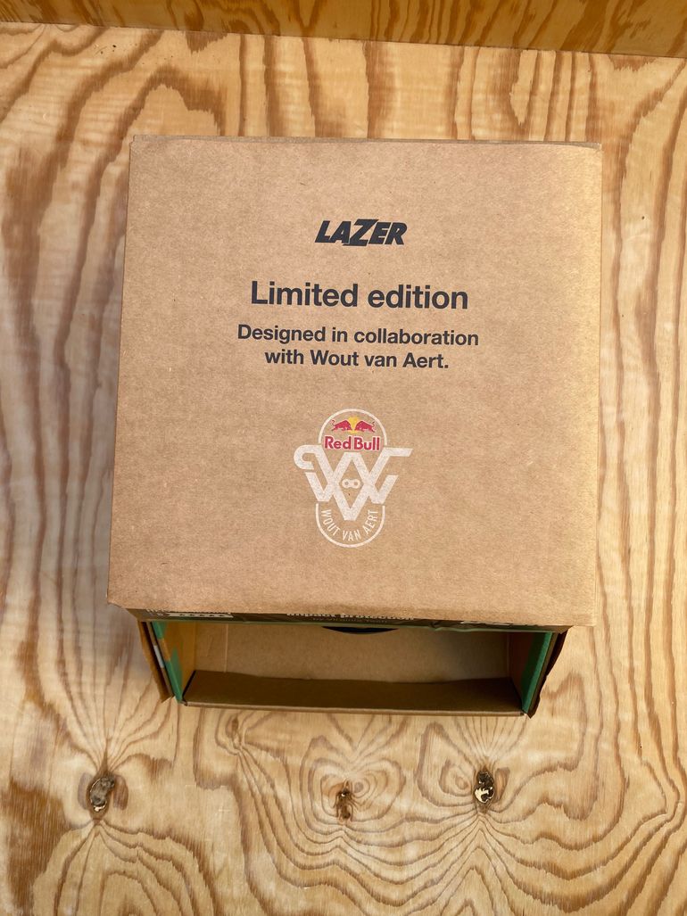 Used Lazer Vento KinetiCore Helmet bike — image 9 of 11
