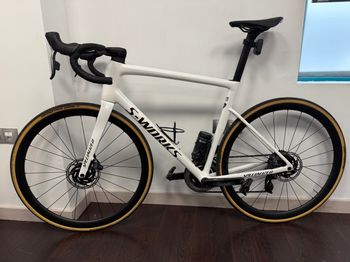 Used Bontrager Aeolus Pro 37 TLR Disc Carbono bike