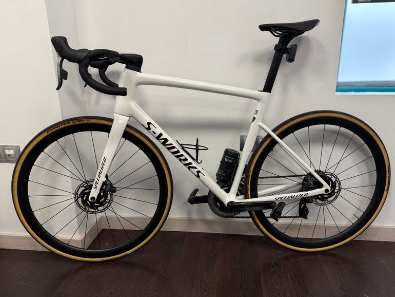 Used Bontrager Aeolus Pro 37 TLR Disc Carbono bike — image 1 of 7