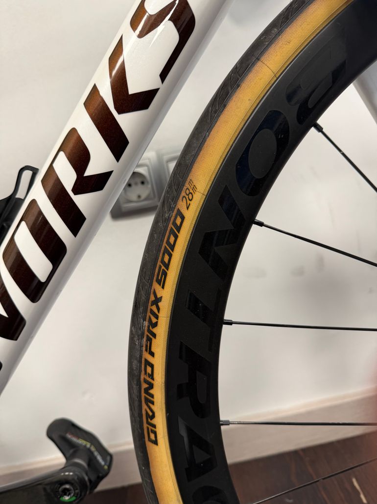 Used Bontrager Aeolus Pro 37 TLR Disc Carbono bike — image 7 of 7