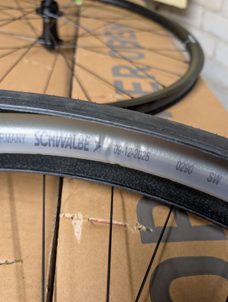Used OQUO RC25PRO Wheelset bike — image 4 of 4