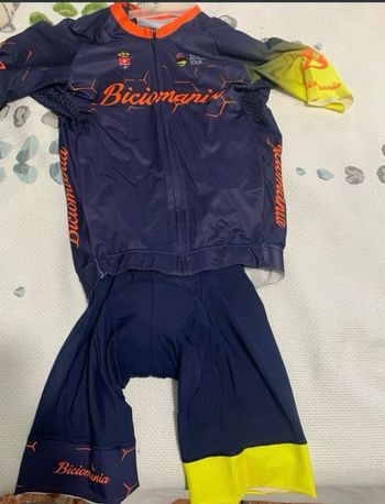 Used Tactic Conjunto Ciclismo Biciomania Maillot y Culotte talla M 2022 bike