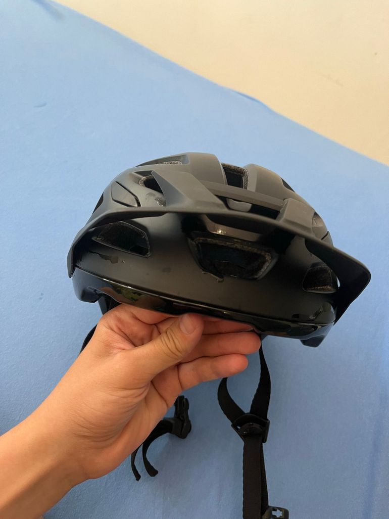 Used Giro Radix MIPS Helmet 2026 bike — image 5 of 9