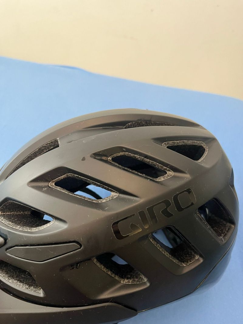 Used Giro Radix MIPS Helmet 2026 bike — image 4 of 9