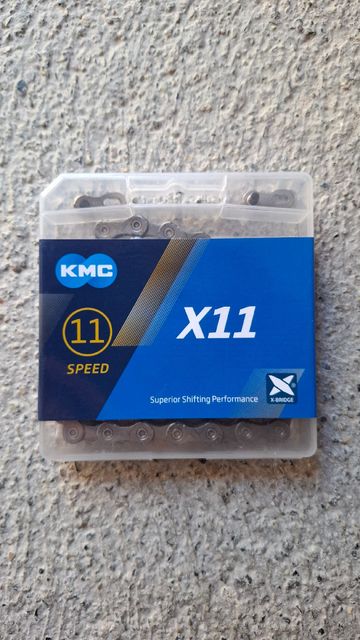 Used Kmc Catena 11-speed Drivetrain & Pedals