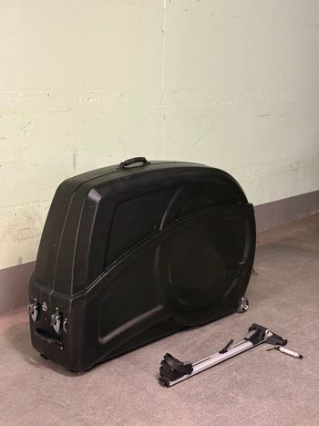 Used Thule Roundtrip Transition bike
