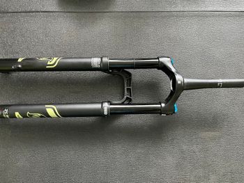 Used Fox 34 Rhytm Grip 150mm 2023 bike — image 2 of 9