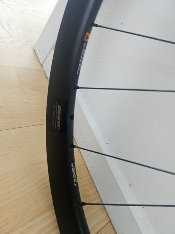 Used Giant SLR2 36 Front Wheel 2022 bike — image 2 of 3