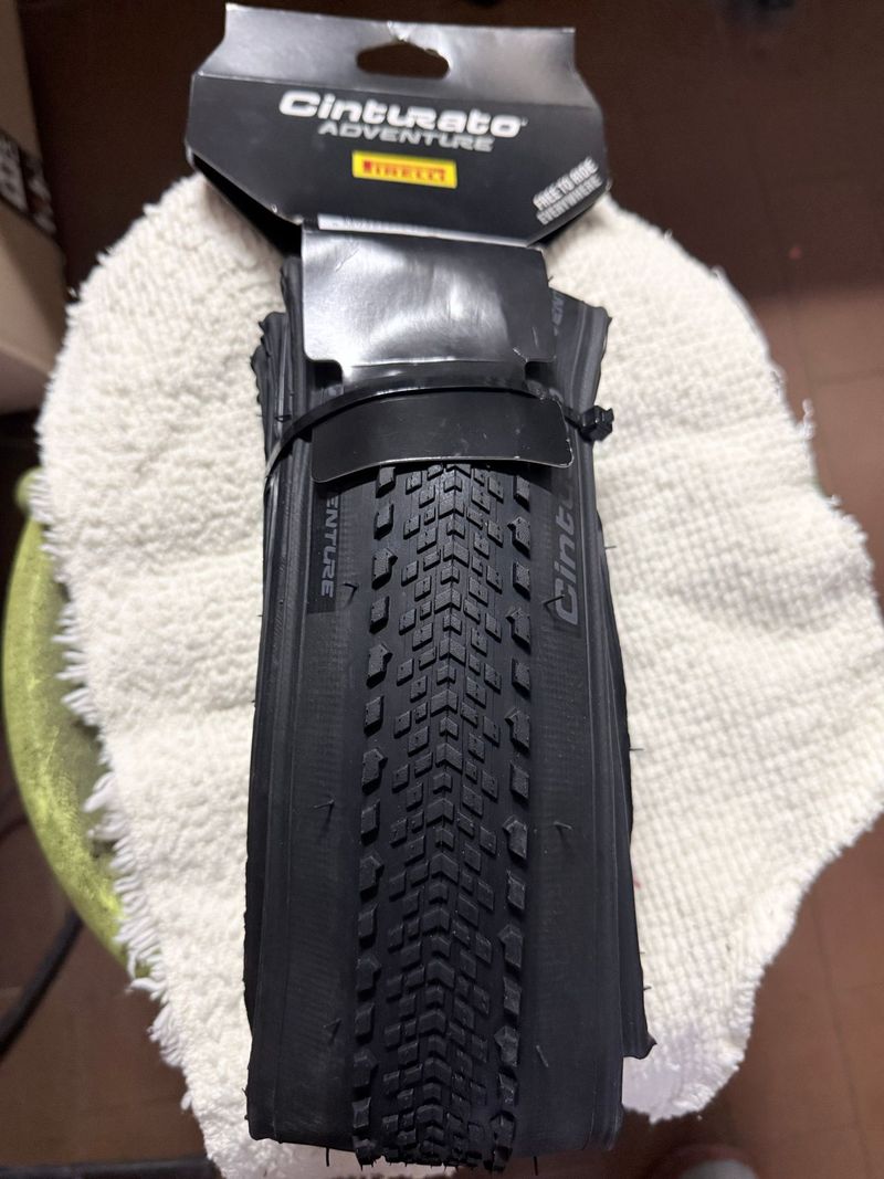 Used Pirelli Cinturato Adventure TLR 700x40c 2026 Tyres & Tubes