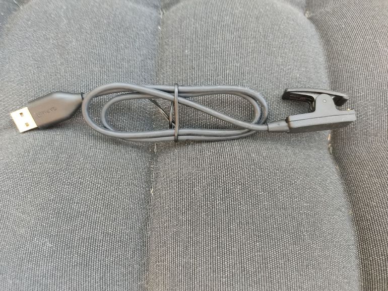 Used Garmin USB- Charging Clip for Forerunner 30/35/230/235/630/645/735X bike — image 2 of 5
