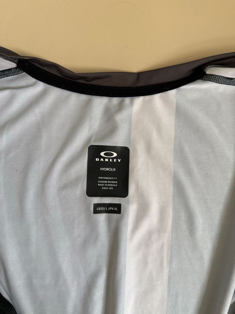 Used Oakley Sublimated Icon Cycling Jersey 2.0 bike — image 3 of 4