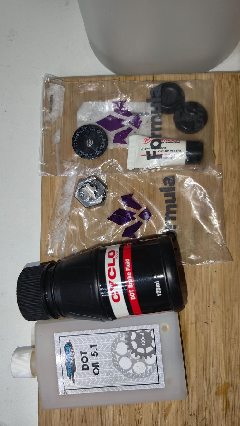 Used Formula R1 Racing Disc Brake bike — image 2 of 8