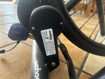 Brugt Wahoo KICKR SNAP Smart Trainer 2022 bike — billede 4 af 10