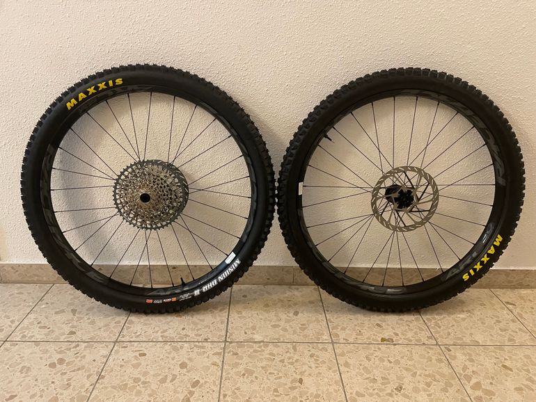 Used Race Face ARC 30 2025 bike — image 2 of 6
