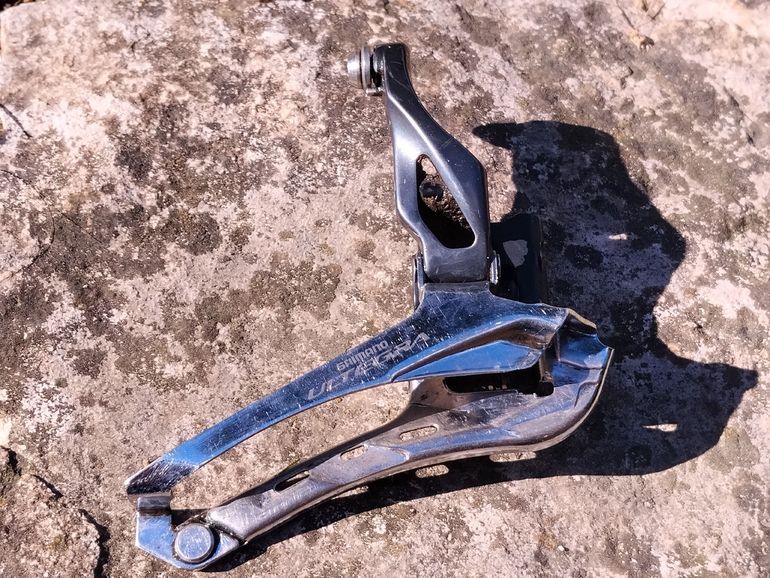 Used Shimano Ultegra 6800 Front Derailleur bike — image 1 of 3