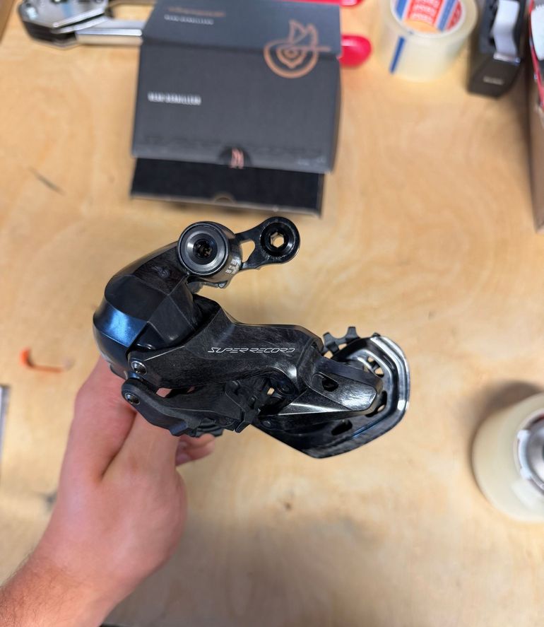 Used Campagnolo Super Record Wireless 12-speed Schaltwerk & Kassette bike — image 5 of 14