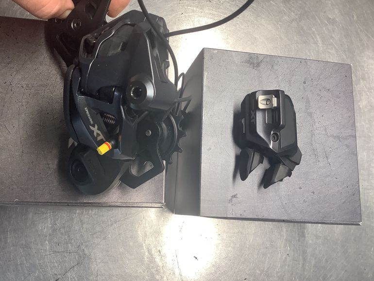 Used Shimano XT Di2 RD-M8260-SGS, 12-Speed 2026 bike — image 1 of 3