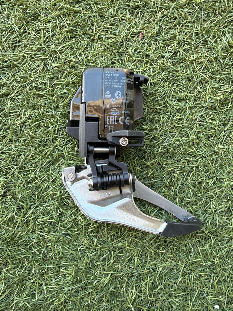 Used Sram Red Etap Axs 12V 2025 bike — image 9 of 9
