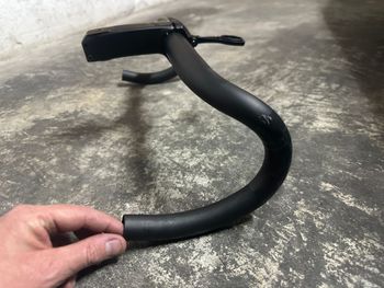 Used Lapierre Manubrio 2025 bike — image 3 of 7