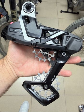 Used Sram Force XPLR E1 1x13-speed Rear Derailleur 2026 bike