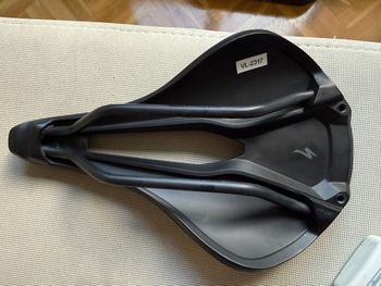 Used Specialized Body Geometry Power Expert 143 mm 2025 bike — image 4 of 6