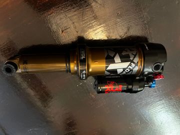 Fox FLOAT X2 Factory 2pos-Adj 2024 bike de segunda mano — imagen 2 de 5